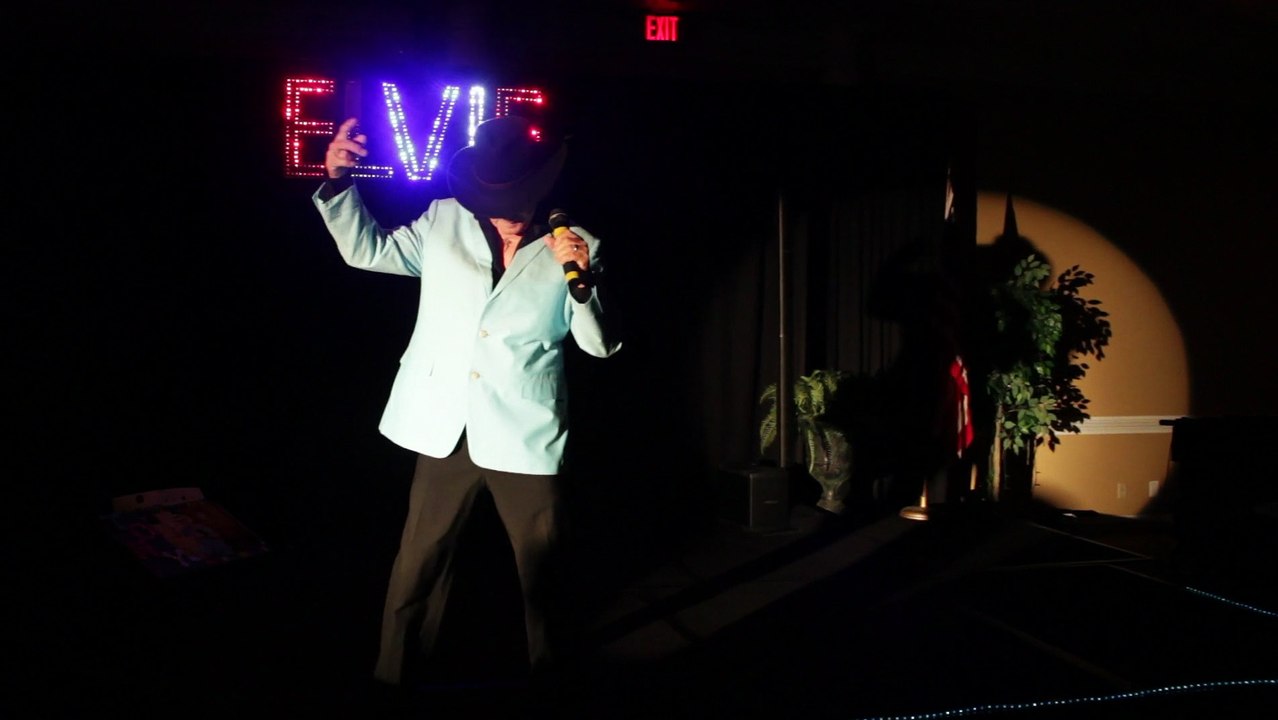 Gene Hodge sings 'It Keeps Right On A Hurtin' Sheffield Remembers 2014