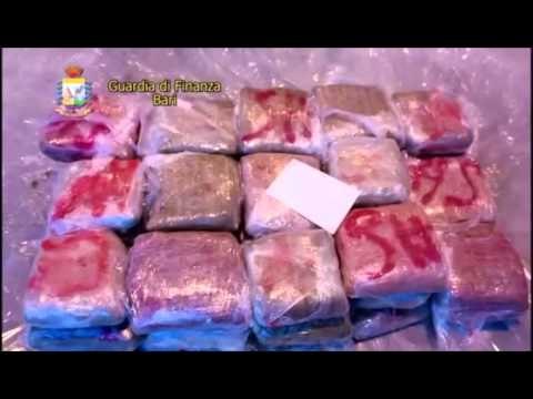 DROGE NGA SHQIPERIA KAPET NE BARI DROGE ME VLERE TREGU 14 MILIONE EURO LAJM