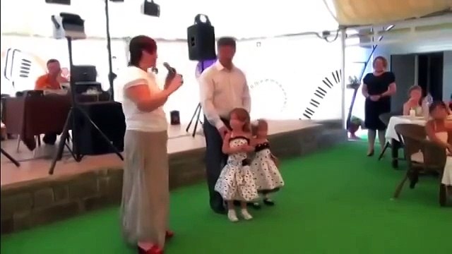 Девочка удивила всех гостей