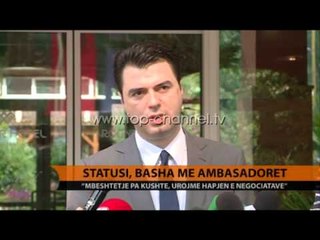 Télécharger la video: Statusi, Basha takon ambasadorët - Top Channel Albania - News - Lajme