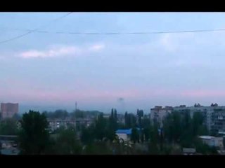 LUFTE NE SLLAVIANSK USHTRIA UKRAINASE PERPIQET TE RIMARRE KONTROLLIN NE LINDJE LAJM