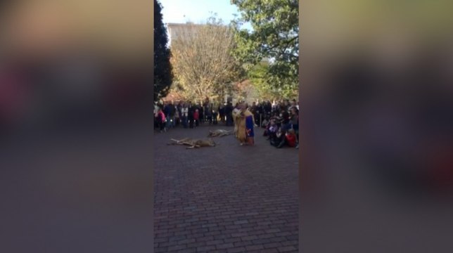 Virginia Governor accepts deer tribute from Native American tribes