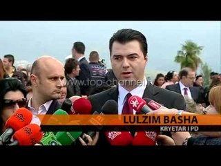 Shqiptarët nderojnë dëshmorët - Top Channel Albania - News - Lajme