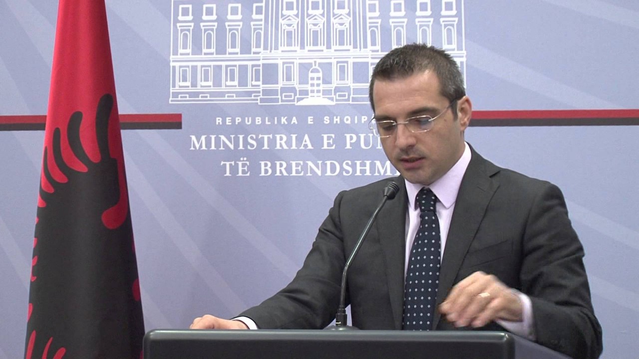 TAHIRI: AVIONI ISHTE BOSH, PRANE TIJ U SEKUESTRUAN MBI 400 KG KANABIS
