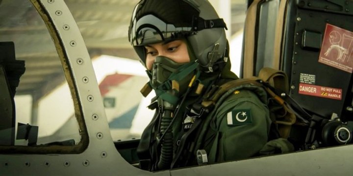 Flying Officer Marium Mukhtiar Shaheed - Story of Pakistan's brave heart daughter.