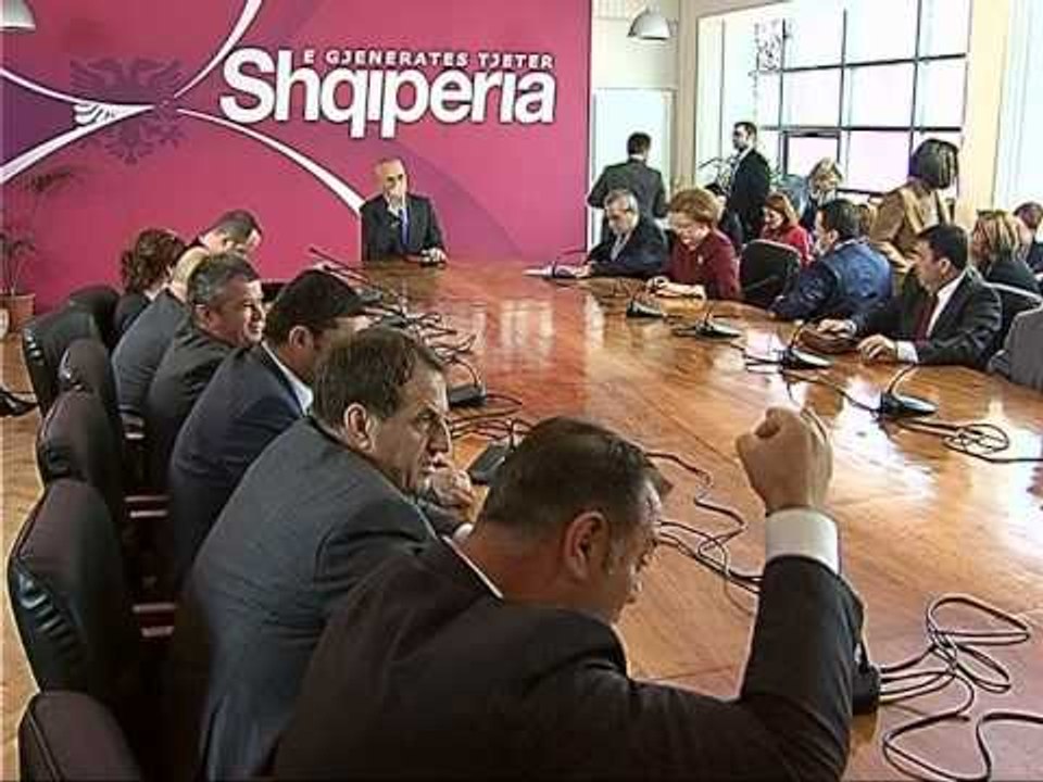 "OPOZITA PENGON STATUSIN" KRYEMINISTRI RAMA,LUFTE TRAFIKUT REFORME DHE NE DREJTESI LAJM
