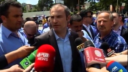 Descargar video: EDHE TE PERNDJEKURIT NE GREVE URIE, PERPLASEN ME POLICINE