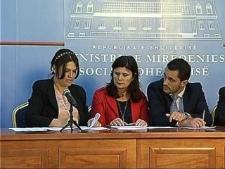 GREVA E ISH TE PERNDJEKURVE KERKESA TE PAZAKONTA,DERI EDHE PUNE PER FAMILJARET E TYRE LAJM