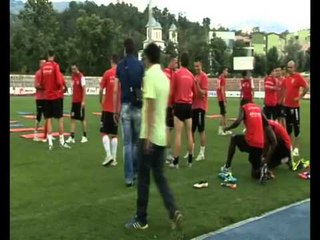 Скачать видео: MERKATO SHQIPTARE KUSH IKEN DHE KUSH VJEN TE KAMPIONET E SHQIPERISE SKENDERBEU LAJM