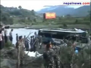 RREZOHET AUTOBUSI TE PAKTEN 18 PELEGRINE HINDU TE VDEKUR NE AKSIDENTIN NE NEPAL LAJM