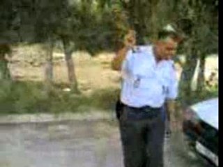 Flic arabe qui danse