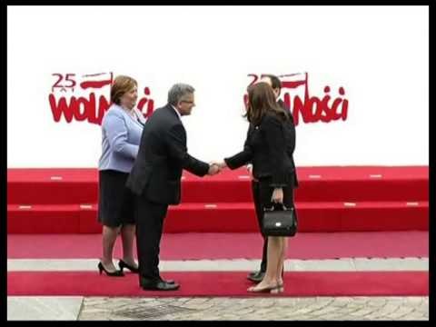 PRESIDENTI NISHANI NE POLONI MERR PJESE NE CEREMONINE E NDARJES SE ÇMIMIT LECH WALESA LAJM
