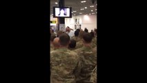 Un milliardaire paye 400 repas à 50$ à des soldats américains dans un aéroport d'Ireland