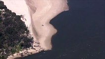 Un trou d'une centaine de mètre apparait subitement sur une plage australienne