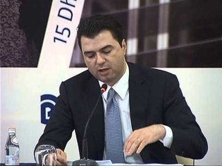 LULZIM BASHA AKUZON PS "ISH OPOZITA PENGOI STATUSIN,SITUATA E RENDIT E PERKEQESUAR" LAJM