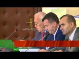 Çefa nën hetim për kthimin e pronave - Top Channel Albania - News - Lajme