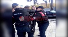 Tirane, Ish-të përndjekurit politikë përplasen me policinë para Parlamentit