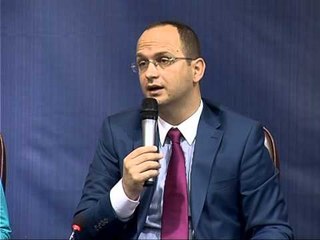 "LAZARATI" NDIHMON STATUSIN AMBASADORI GREK ROKANAS,"LUFTA NDAJ KRIMIT E RENDESISHME" LAJM