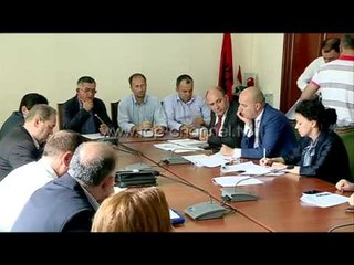 Skandal/ Naftë bruto në serbatorë - Top Channel Albania - News - Lajme