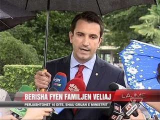 Download Video: Berisha fyen familjen Veliaj, përjashtohet 10 ditë nga Kuvendi  - News, Lajme - Vizion Plus