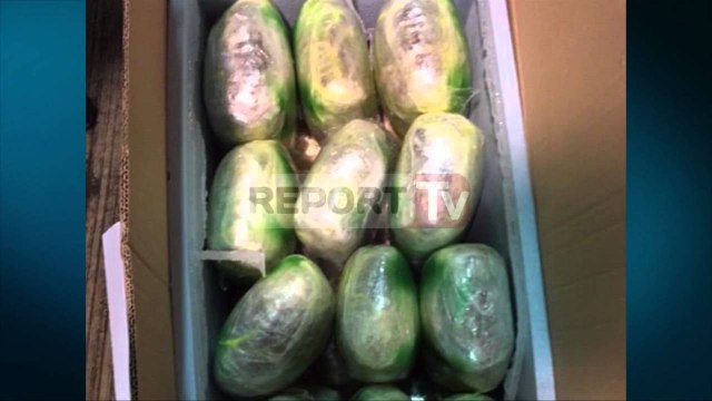 Report TV - Durrës, kapen 113 kg kanabis fshehur në trajlerin me këpucë