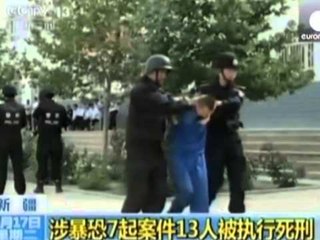 MASAKRA NE XINJIANG KINE,TV SHTETEROR JEP DESHMINE E TERRORISTIT QE PRANON KRIMIN LAJM