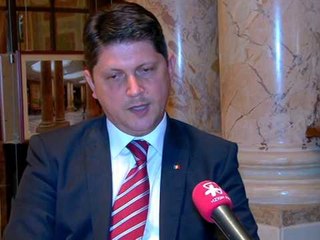 RUMANIA PRO STATUSIT MINISTRI I JASHTEM,"QEVERIA BERI ARRITJE TE MEDHA NE PAK MUAJ" LAJM