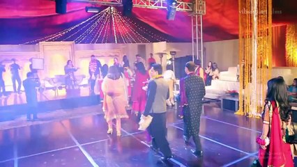 A royal family mehndi dance by kiran choudhry very special in full HD