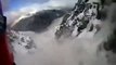 На альпиниста во время восхождения упал кусок льда
