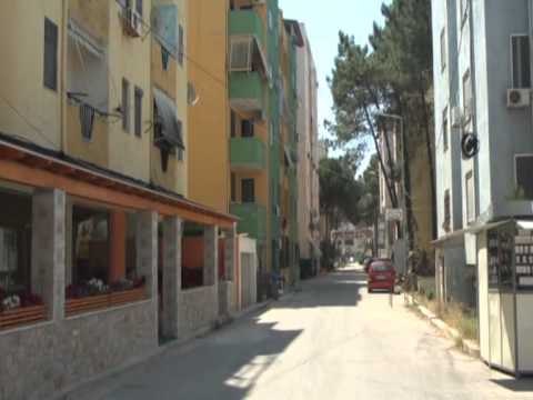 UJERAT E ZEZA JO ME NE DET PERFUNDOJNE KANALIZIMET TEK SHKEMBI I KAVAJES NE GOLEM LAJM