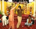 Lahori couple wedding dance on song Dil Mai Meray Hai Darde Disco Full HD