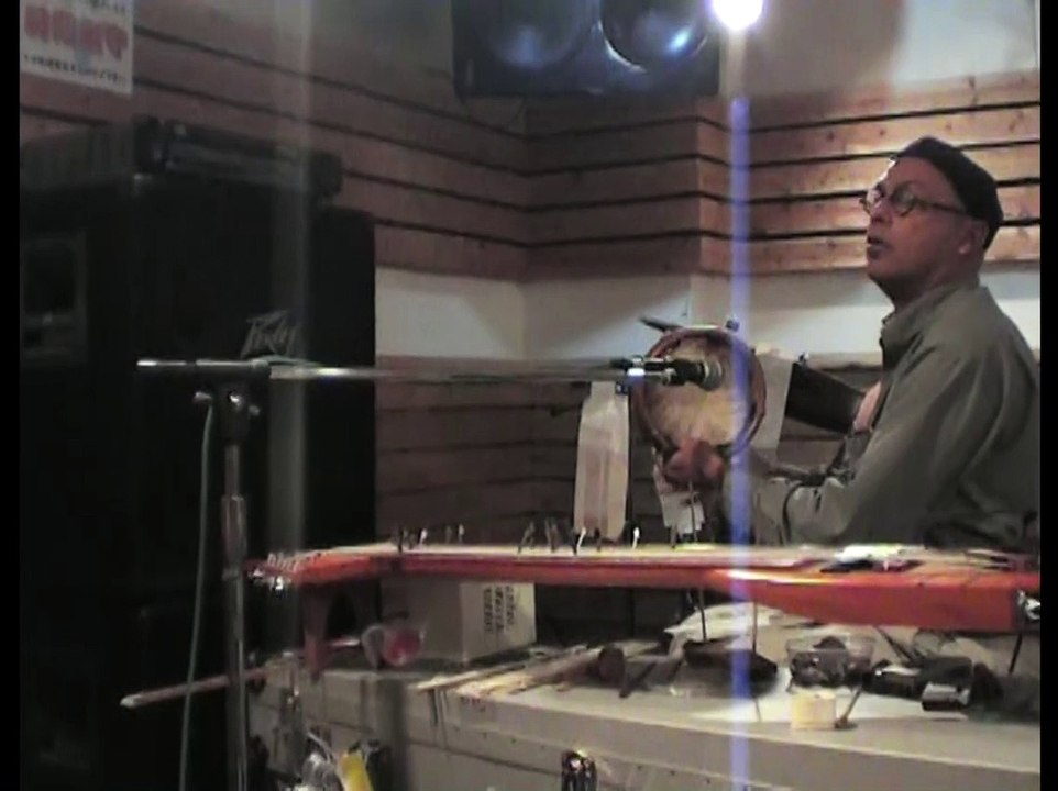 Anandan & Onoue (Kanjira Percussion & Vietnamese Guitar which has extremely scalloped fretboard)