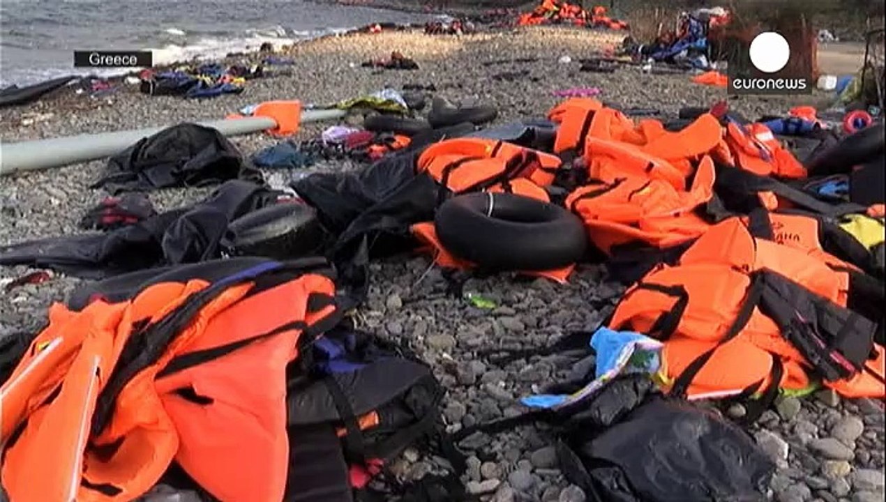 Crisi migranti: diminuiscono gli sbarchi, resta l'emergenza