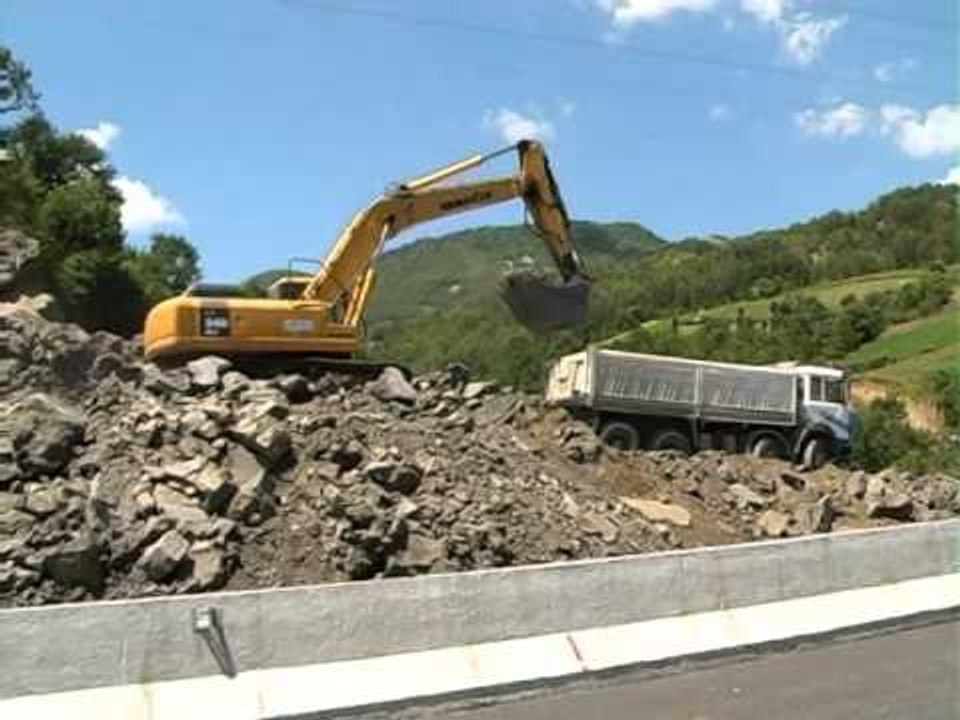AKSI TIRANE ELBASAN "FIRMA NDERTUESE SQARON SE RRUGA DO HAPET NE 1 GUSHT" LAJM