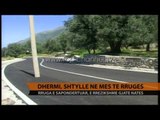 Dhërmi, shtyllë në mes të rrugës - Top Channel Albania - News - Lajme
