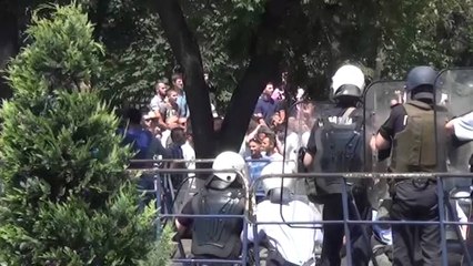 MAQEDONI, SHQIPTARET PROTESTE KUNDER GJYKATAVE