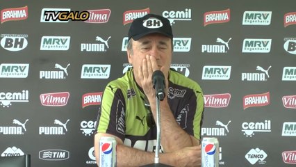 Levir vai às lágrimas em despedida e compara relação com Galo a casamento