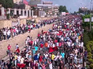 Video herunterladen: PROTESTE NE SHKUP SHQIPTARET NE RRUGE KUNDER VENDIMIT TE GJYKATES PER MONSTREN LAJM