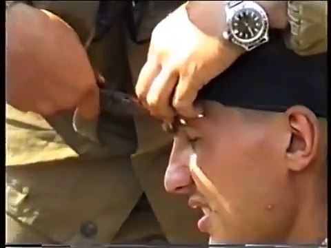 «Русскому солдату вытаскивают пулю из головы пассатижами, а ему даже не больно!»