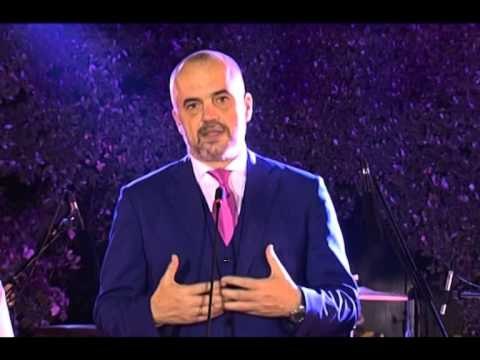 RAMA FESTON ME MATURANTET KRYEMINISTRI I PREMTOI TE RINJVE SE DO KENE GJITHMONE MBESHTETJE LAJM