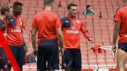 Asist makinesi Mesut Özil!