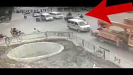 3 حوادث سير في دقيقة واحدة! هل هذا مقبول؟ شاهد وإضحك