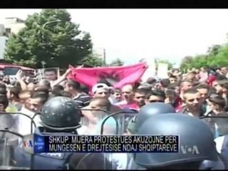 PROTESTA NE MAQEDONI PERFUNDON PA ASDNJE INCIDENT TUBIMI I SHQIPTAREVE NE SHKUP LAJM