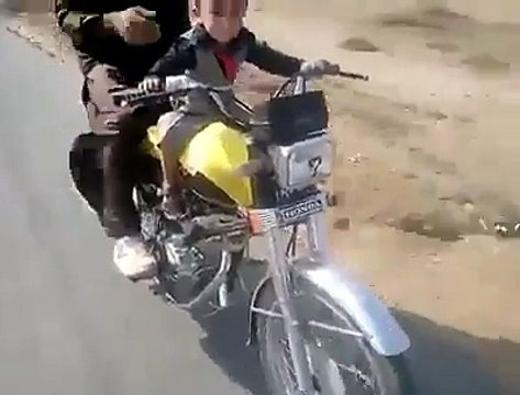 kid riding on motorcycle amazing pakistani kid talent