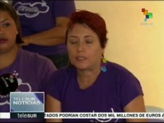 Salvadoreñas marchan en contra de la violencia hacia las mujeres