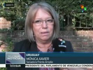 Una multitud marcha contra la violencia de género en Uruguay