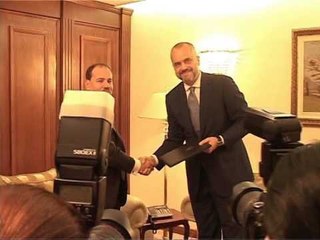 KONFLIKTI ME KRYEMINISTRIN REAGON PRESIDENTI NISHANI,"RAMA DO PUSHTET TE PAKUFIZUAR" LAJM