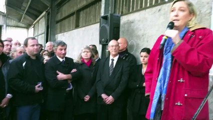 Marine Le Pen en campagne au Nouvion