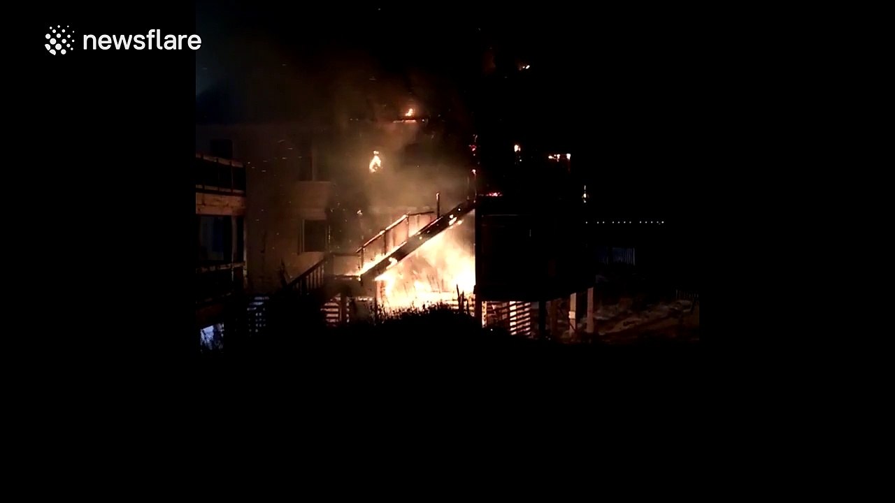 Large fire at apartment complex in the US
