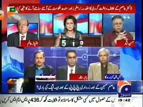 Political victimization kon ker raha hai, kun kar raha hai - Hassan Nisar bashes NS double meaning statements